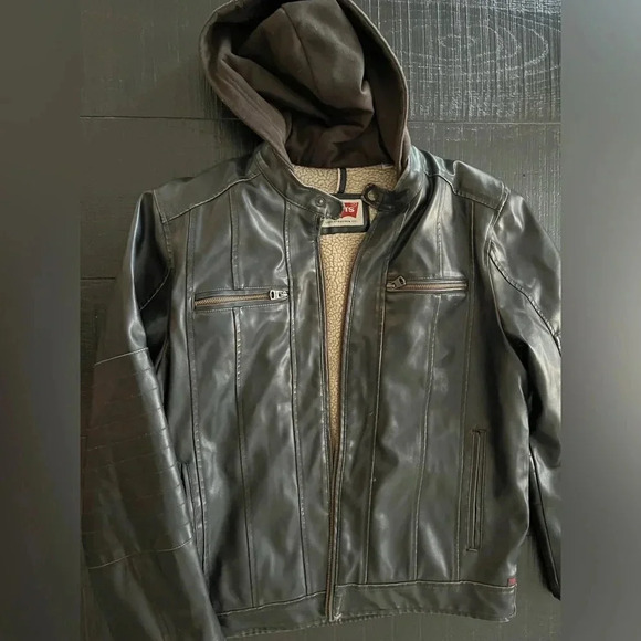 Levi's Faux Leather and Faux Fur Levi's Jacket SZ M - Picture 1 of 8